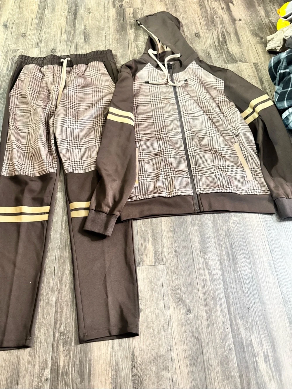 Men's outfit, size S
